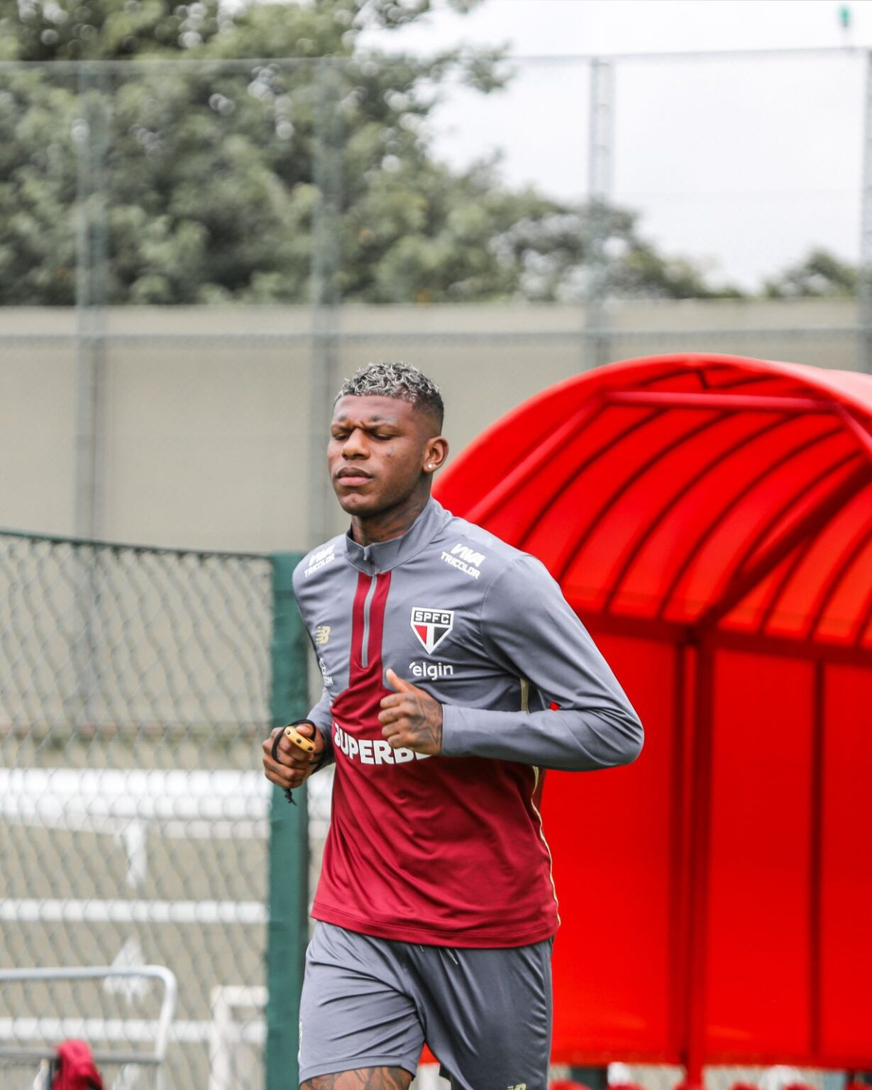 Arboleda ignora ligações de Rafinha no Equador e São Paulo deve anunciar multa ao jogador | Blog do São Paulo