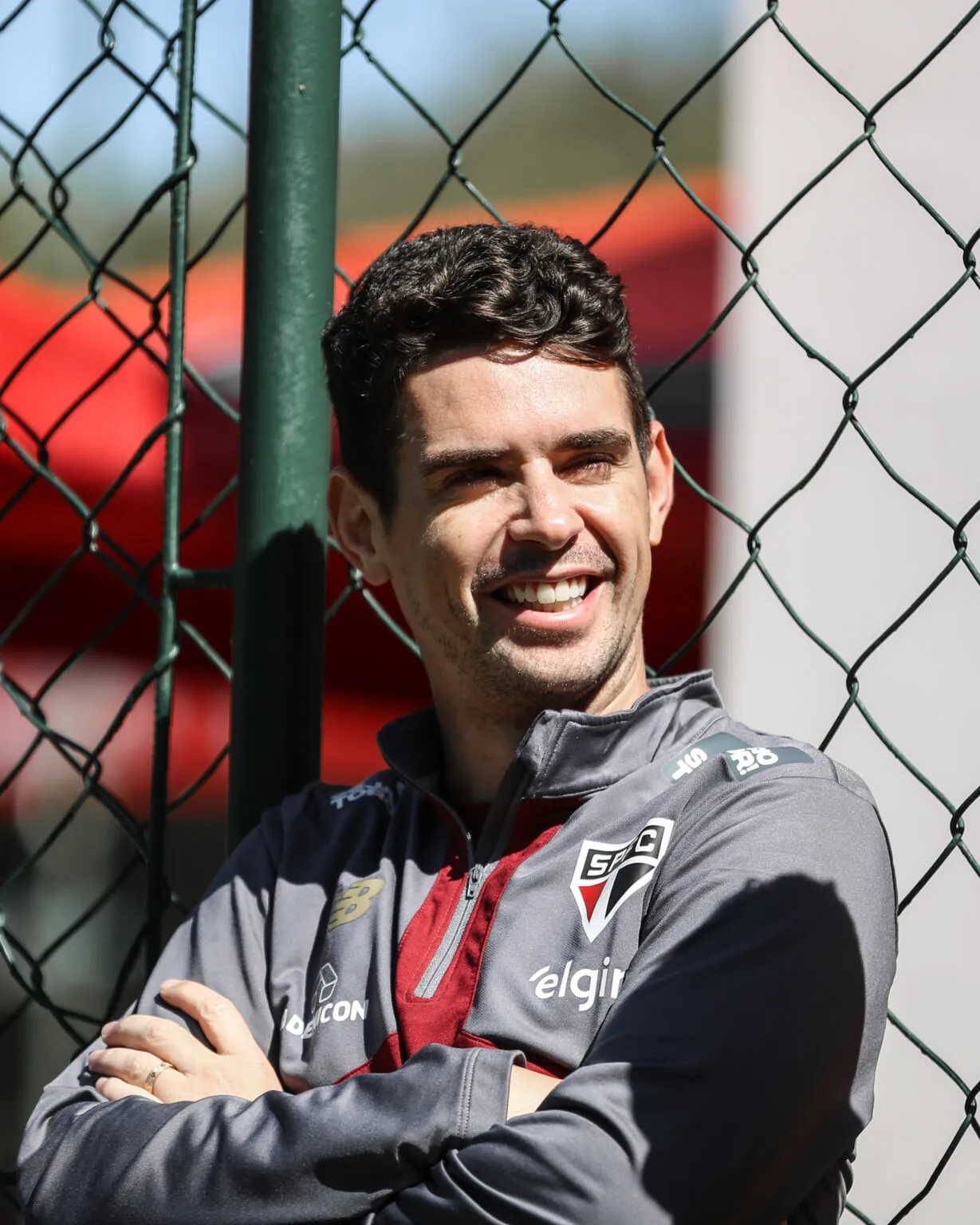 São Paulo: Gastos com Oscar e Daniel Alves são mais 2x maiores que investimento de 2026