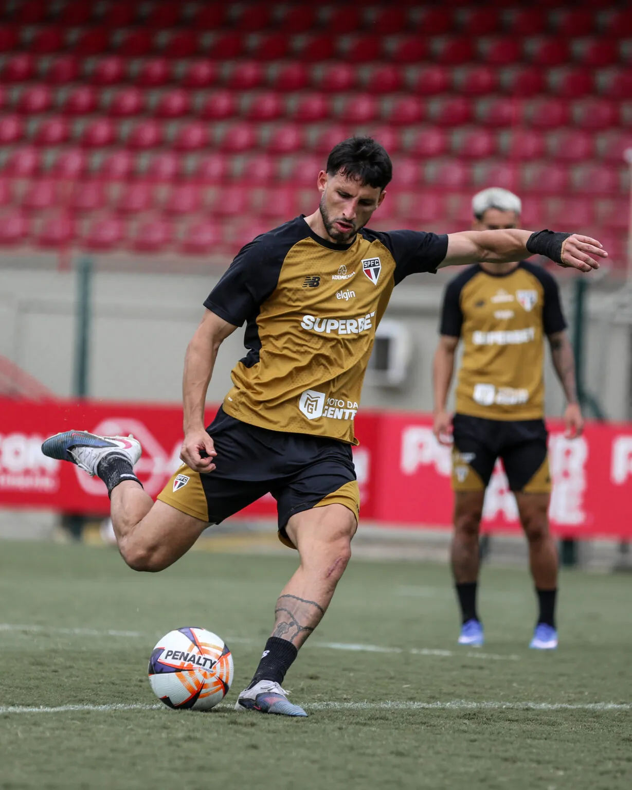 Dúvidas de Calleri e Sabino para São Paulo x Vitória