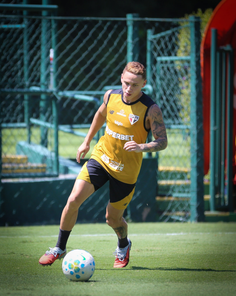 Jornalista insinua que Maik é indisciplinado e treina mal para justificar Cedric no São Paulo