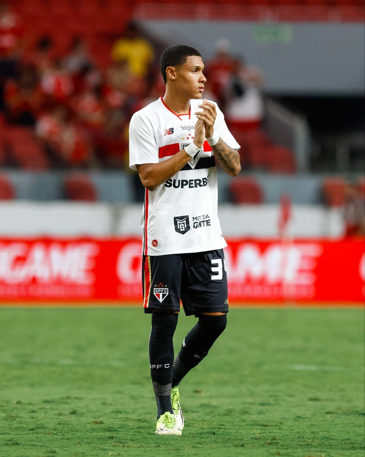 Meninos de Cotia começam a aparecer e ganham chance com Roger Machado no São Paulo