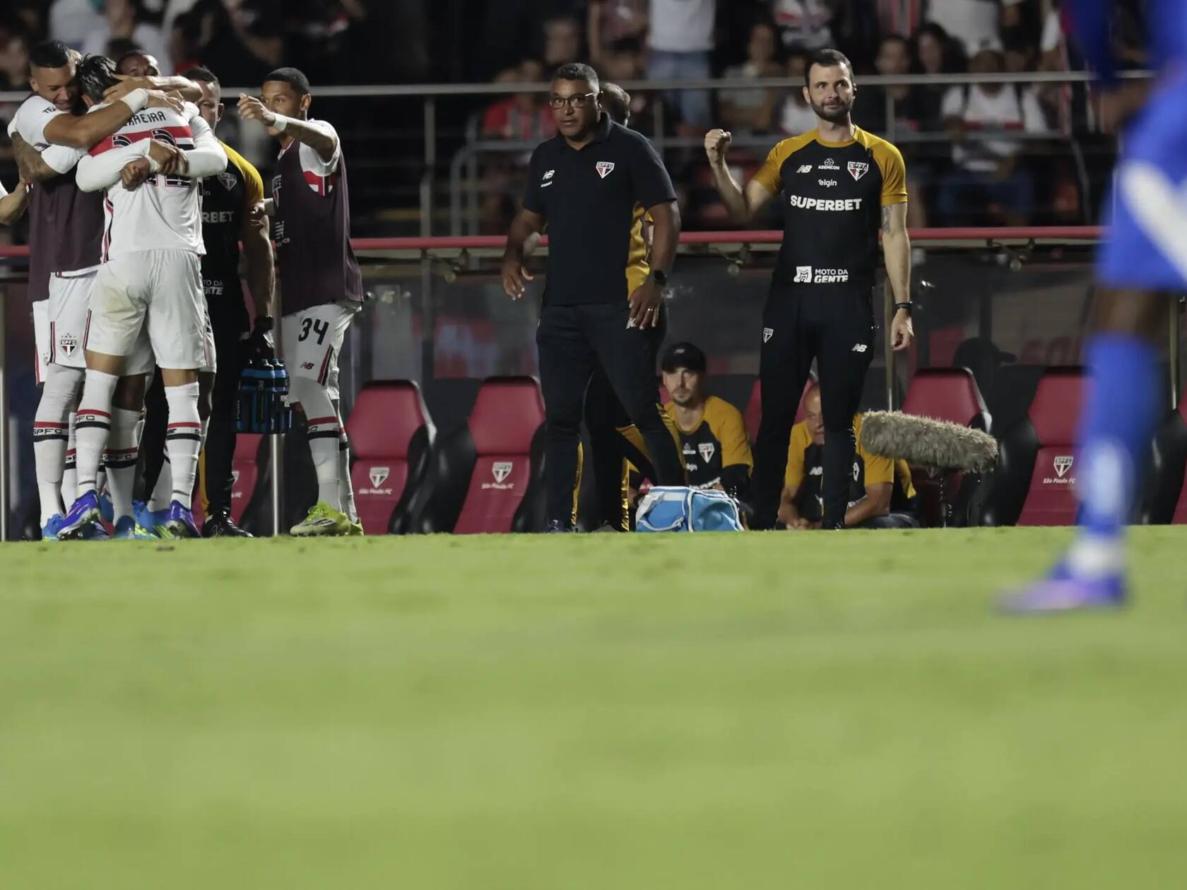 Vaias minimizadas e pedido de apoio no São Paulo | Blog do São Paulo