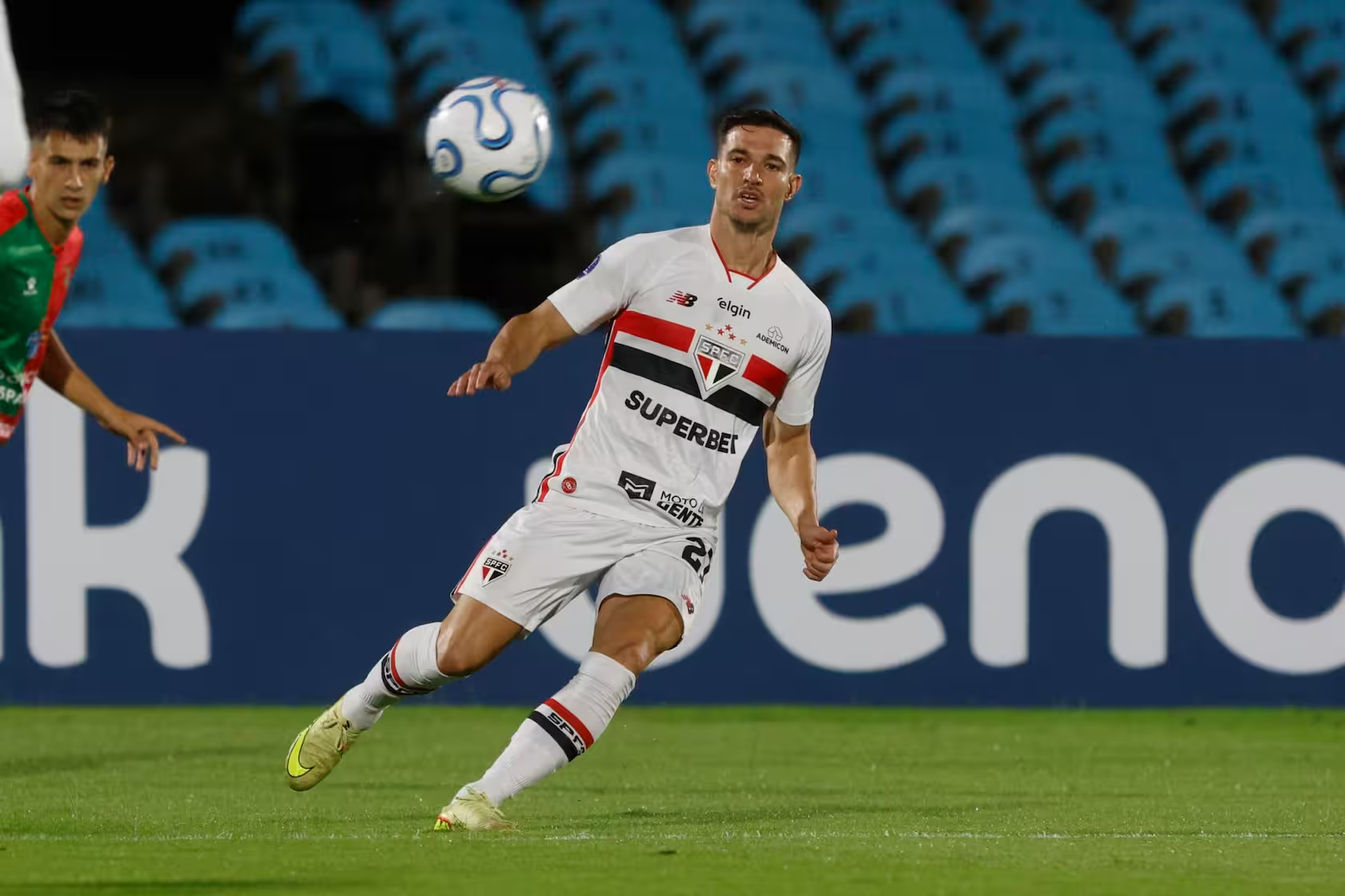 Por que Cedric substituiu Maik no time do São Paulo FC?